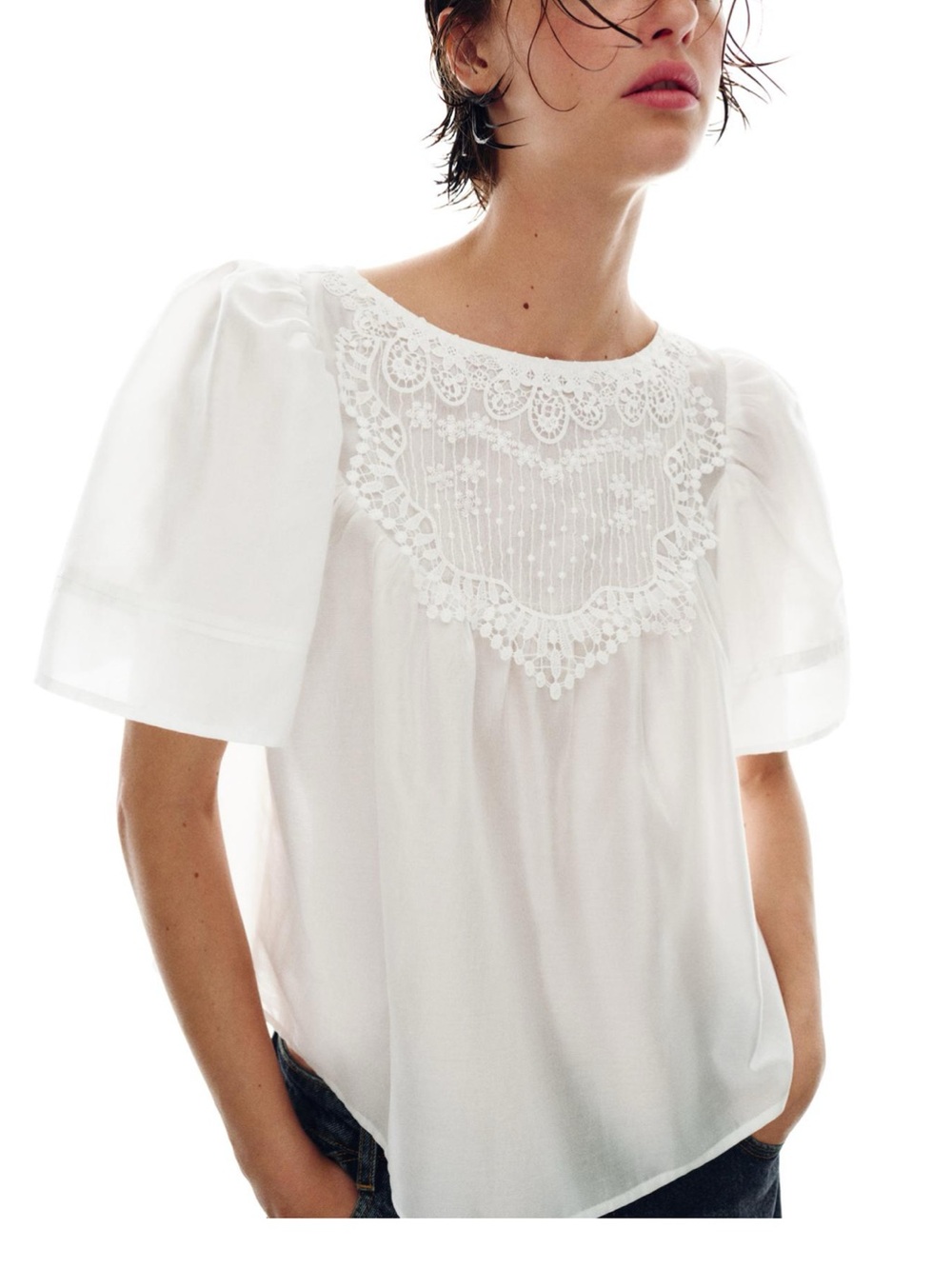 NWT SHORT SLEEVE EMBROIDERED BLOUSE SIZE S